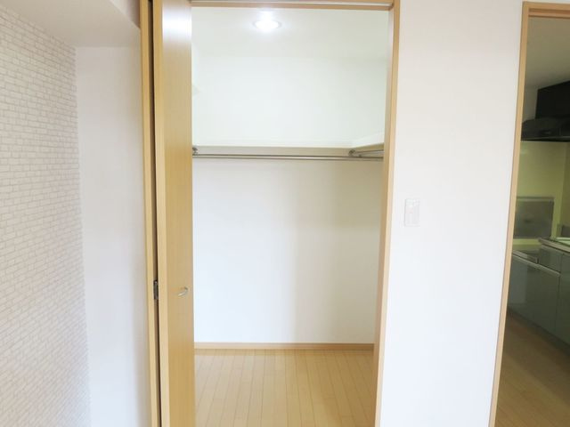 アベニール高砂の収納|ウォークインクローゼットです☆