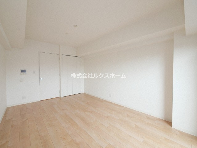 カミオン別院の内装|明るい色調の室内です