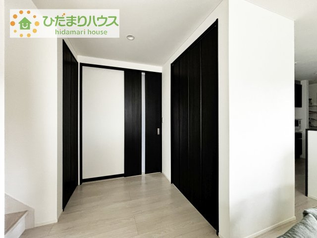【収納】 | つくば市下河原崎　中古戸建 | リビング周りで使う物をまとめてしまえるため、必要なときにサッと取り出せて、お部屋をすっきりと保てます。