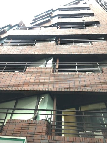新宿区西新宿７丁目の店舗事務所の外観