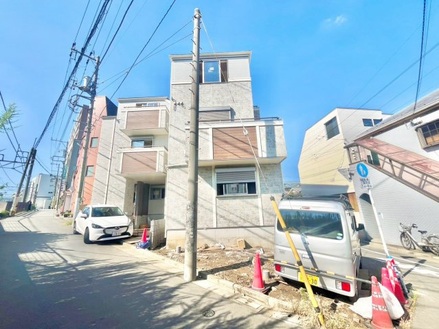 板橋区常盤台1丁目　新築戸建　全2棟の外観|2026.10.09撮影

現地ご見学希望・資料請求などお気軽にお問い合わせ下さい！
03-5990-5201