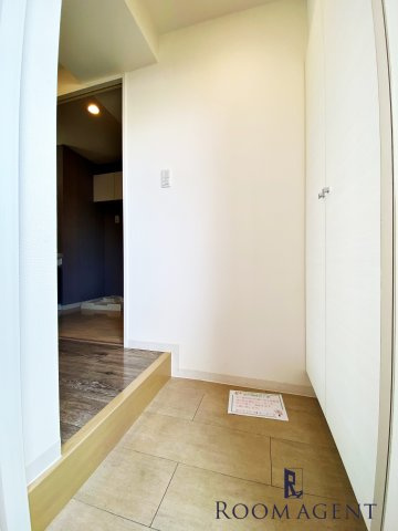 プロシード金山3の玄関