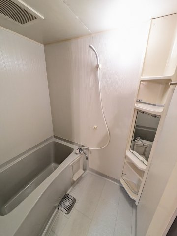 メゾンソレイユの浴室|日々の疲れを癒すお風呂付です