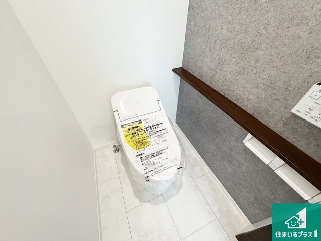 西宮市北六甲台　新築一戸建てのトイレ|1・2階の2ヶ所にあるので、朝の忙しい時間の順番待ちもなく、深夜の利用にも大変便利です。