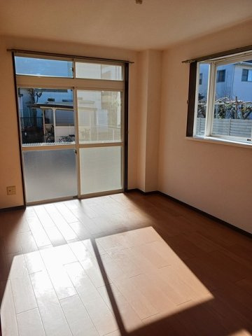 明るい色調の室内です