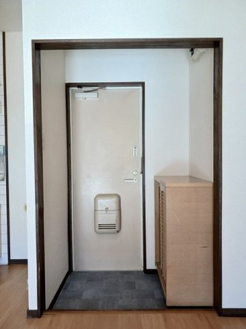 毎日通る玄関はこちらです
