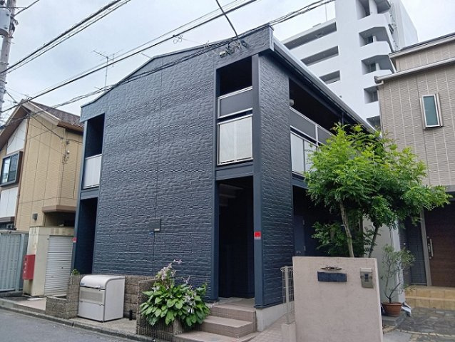 落ち着いた雰囲気の外観です
