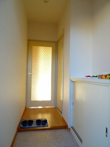 収納もある玄関です