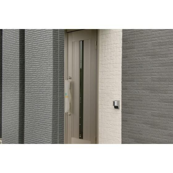 ＡＬＢＡ　ＲＥＳＩＤＥＮＣＥの玄関