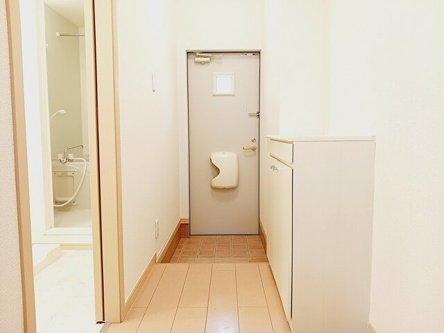 収納もある玄関です