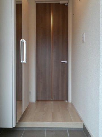 落ち着いた玄関です