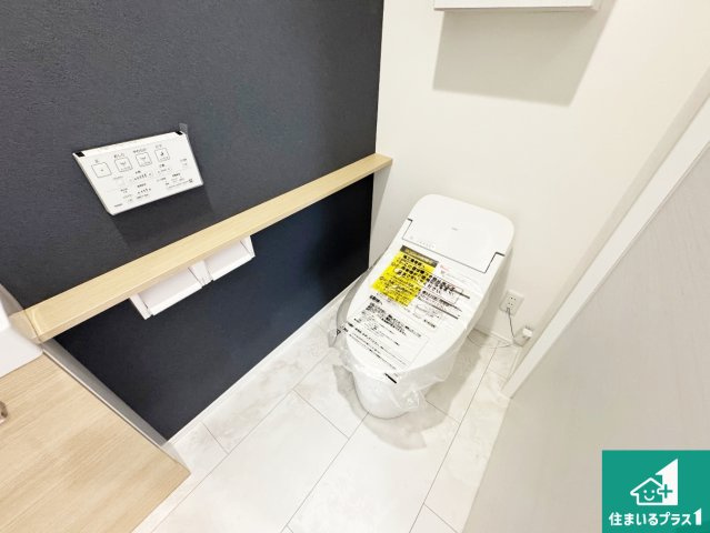 ■西宮市北六甲台　新築一戸建てのトイレ|1・2階の2ヶ所にあるので、朝の忙しい時間の順番待ちもなく、深夜の利用にも大変便利です。