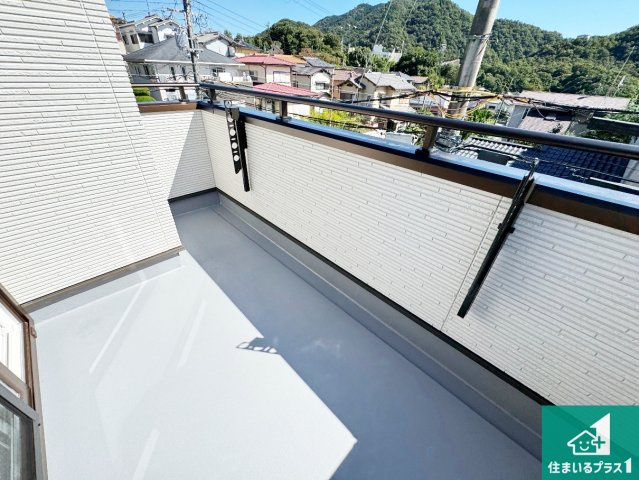 ■西宮市北六甲台　新築一戸建てのバルコニー|日当たりのよいバルコニー！お部屋が開放的に！