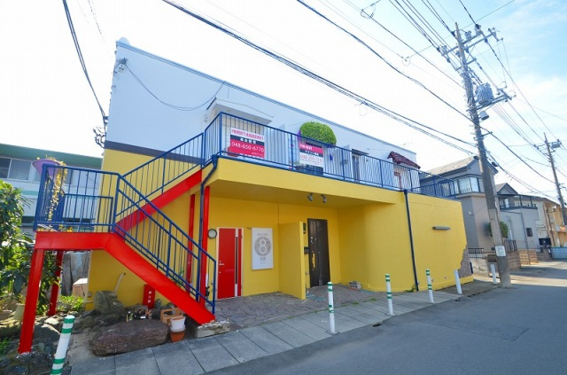 コージンビルの外観