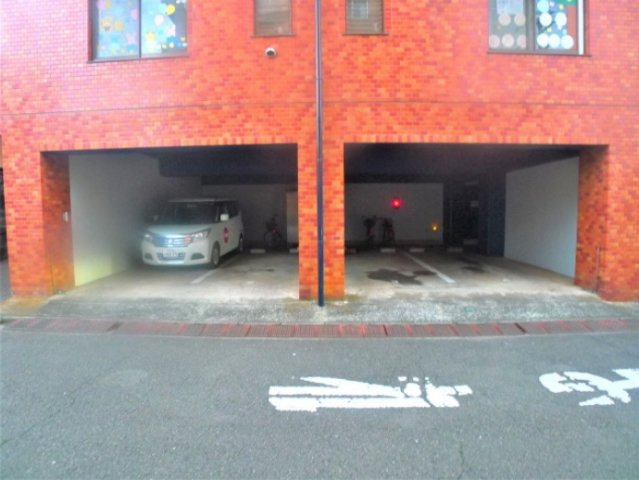 八千代フラットの駐車場