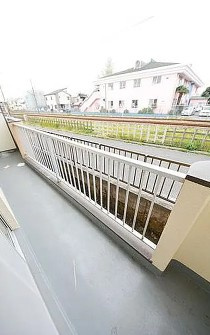 羽村市栄町１丁目の賃貸マンションのバルコニー