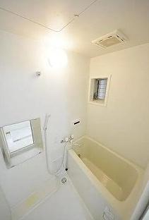 羽村市栄町１丁目の賃貸マンションの浴室
