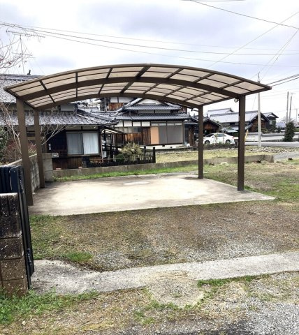 西条市丹原町池田1169-5　中古戸建の駐車場