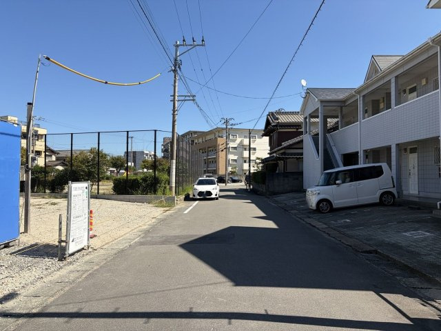 【前面道路含む現地写真】 | 【NEXT-STEP HOME】＿＿注文住宅クオリティ＿＿●〇暮らしが整う家〇● | 現地（2026年10月）撮影◆前面道路約6メートルとゆとりがあります◆