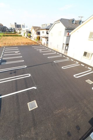 カーサビアンコの駐車場
