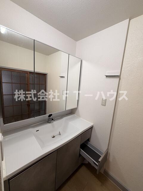 浜町１丁目中古住宅の独立洗面台