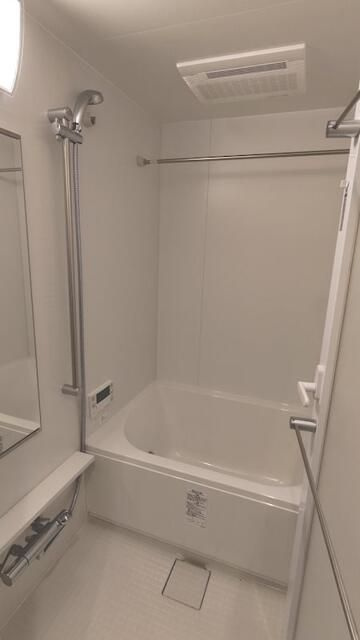 クレヴィアリグゼ西巣鴨の浴室