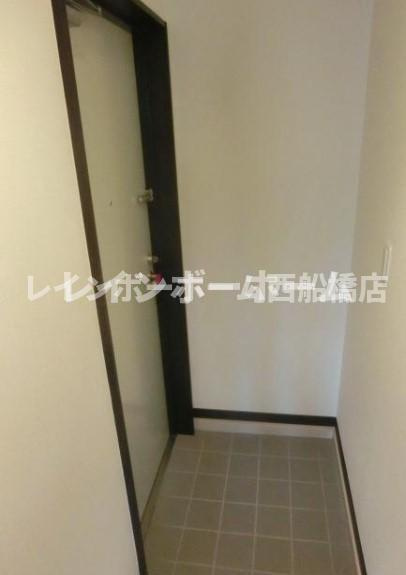 エール下総中山の玄関