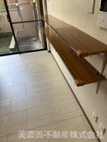 ６６７８３　岐阜市此花町中古戸建ての内装