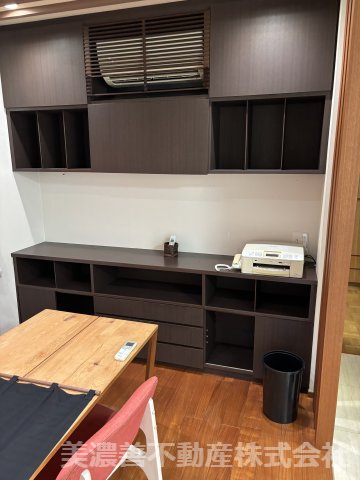 ６６７８３　岐阜市此花町中古戸建ての収納