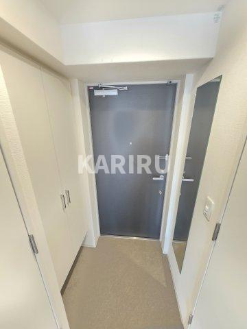 セレニテ蒲生四丁目駅前アリエの玄関|階数・部屋によってカラーパターン違い（カームブルー・ヘリンボーン・マーブルグレー）
