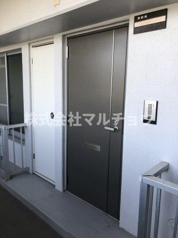 ウィステリア紀伊田辺の玄関|※現況と異なる場合があります