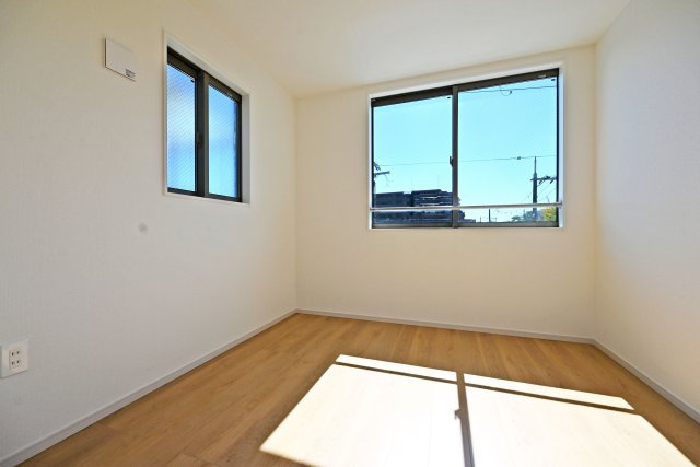 テラシエ尾浜町2丁目新築一戸建て│3SLDK+駐車1台可の子供部屋|-3階洋室4.5帖-