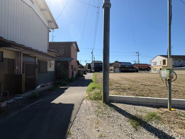 【商談中】リーブルガーデン　岐阜市東中島の平屋　全１区画分譲の前面道路含む現地写真|「現地（2026年10月8日）撮影」　
■前面道路　
■ヤマダ不動産　株式会社リライフ