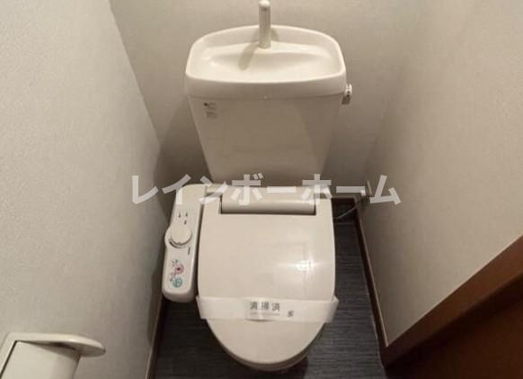 メインシティガーデンメヌエット　仲介手数料が無料です!!のトイレ|落ち着いた色調のトイレです