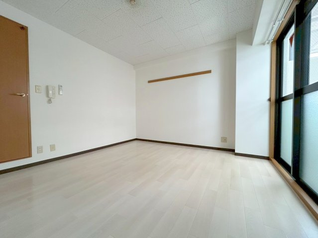 淡路グリーンマンションの居間・リビング