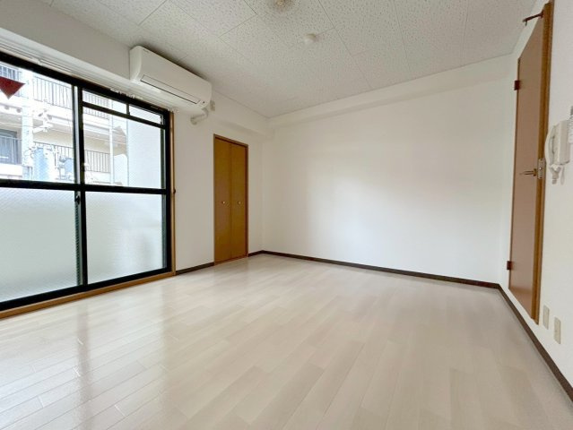 淡路グリーンマンションの居間・リビング