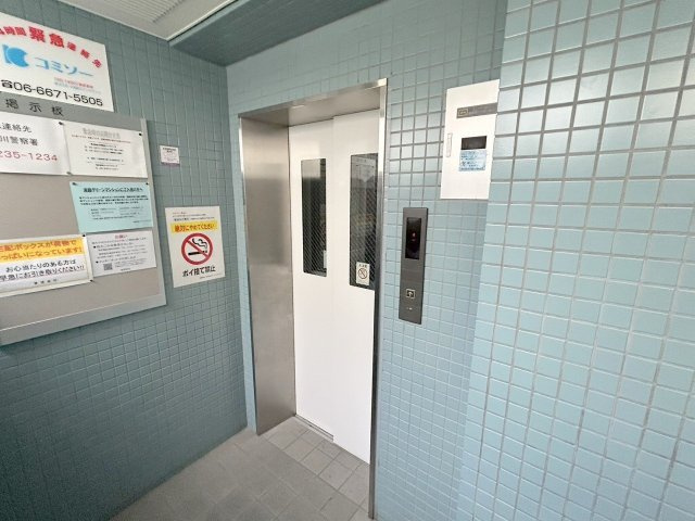 淡路グリーンマンションのエントランス