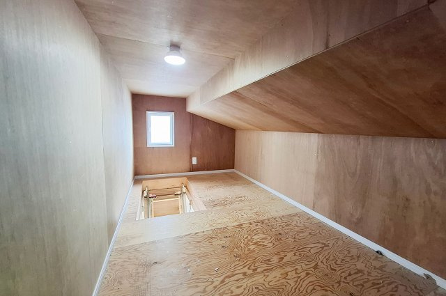 泉大津市清水町の収納|洋室3屋根裏収納：季節物や普段使わない荷物の収納に便利です。