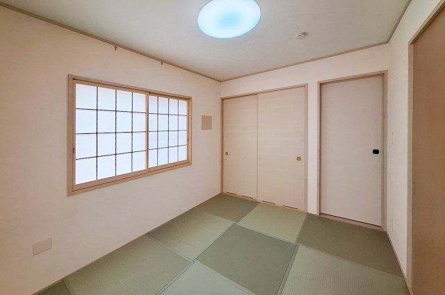 泉大津市清水町の和室|和室：収納付きで、布団や季節物などを片付けやすいお部屋です。
