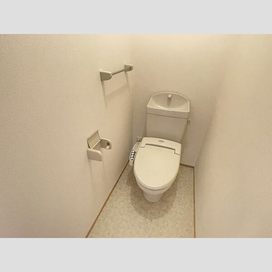 【トイレ】 | ファミール佐々木 | ゆったりとした空間のトイレです