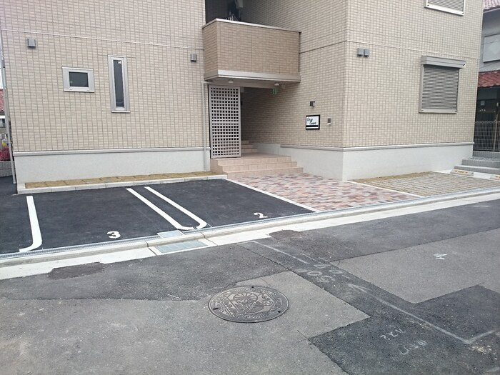 コージィーコート大興の駐車場