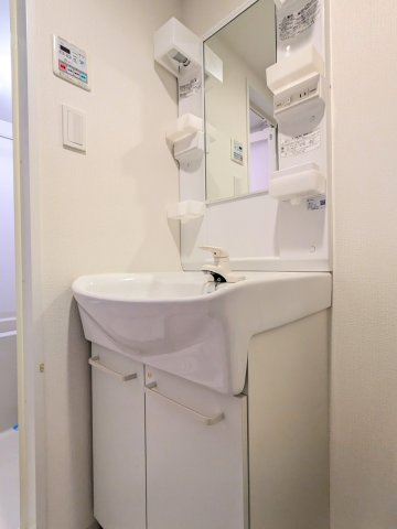 アソシエール高島平の洗面所