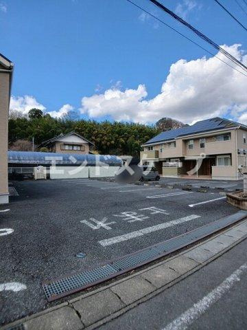 フィオーレＳの駐車場|高崎、前橋のお部屋探しはエンドスケープまで！お客様の理想お聞かせ下さい♪