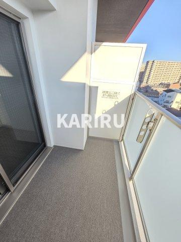 セレニテ蒲生四丁目駅前アリエのバルコニー|階数・部屋によってカラーパターン有（カームブルー・ヘリンボーン・マーブルグレー）