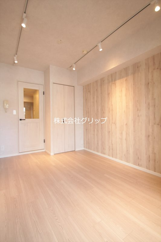 横浜平沼ダイカンプラザⅢの居間・リビング