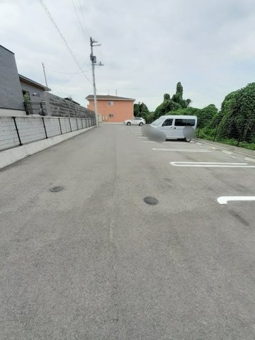 ハッピー上原タウンの駐車場