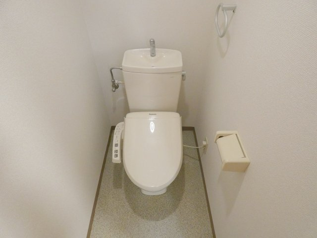 エスポワールさくらのトイレ|温水洗浄便座付きです