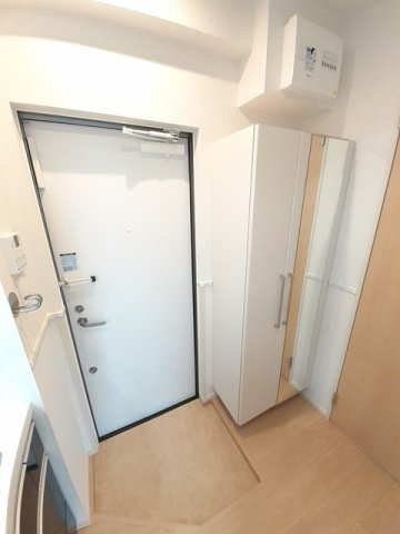 メゾン　ド　レスポワールの玄関