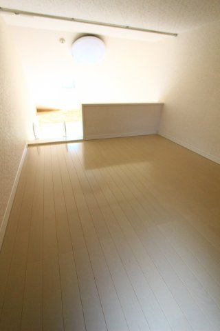 ユナイトアドリアーナの瞳の内装|同タイプ参考写真です。