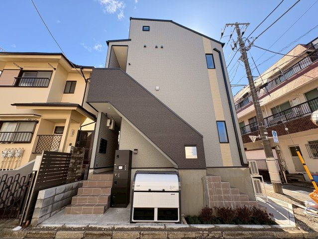 渋谷区本町６丁目のアパートの外観